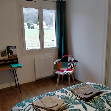 D'hotes & L'hosting Noix Homestay *